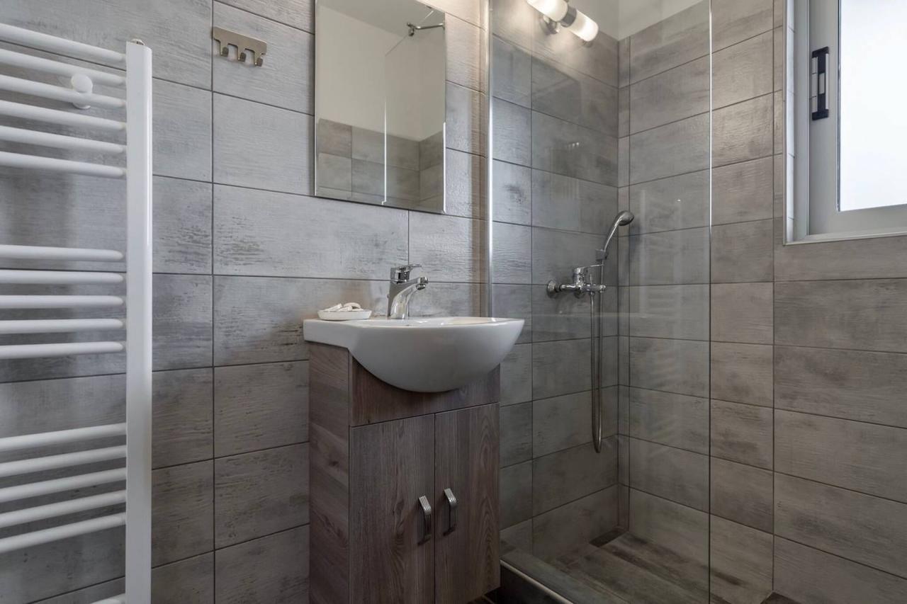 51M² Flat In Vouliagmeni Apartment Athens Ngoại thất bức ảnh